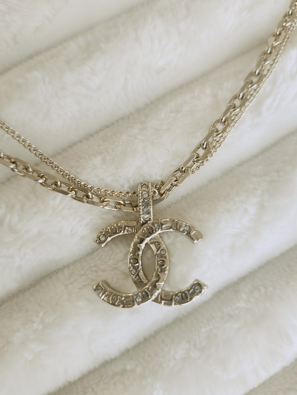 CHANEL Necklace Double Chain CC Pendant Crystal Stamped B25 Cruise 2025 - France - Picture 2 of 6